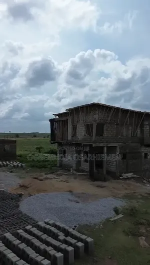250sqm Estate Land for 4 Bedroom Terrace Duplex With RofO