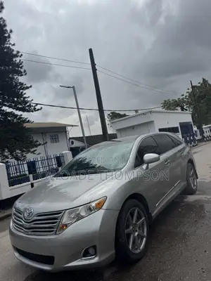 Toyota Venza AWD 2011 Silver
