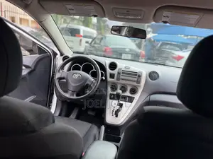 Toyota Matrix 2010 White