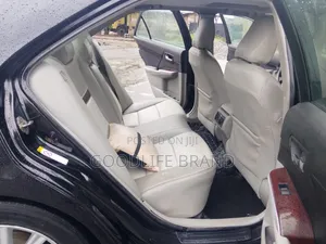 Toyota Camry SE 4dr Sedan w/Prod. End 11/13 (3.5L 6cyl 6A) 2014