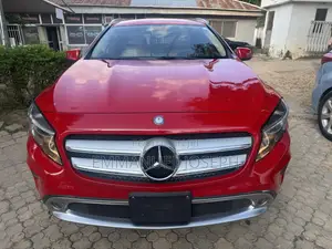 Mercedes-Benz GLA 250 2015 Red
