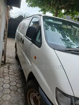 Mitsubishi L300 2005 White