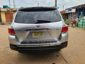 Toyota Highlander Limited 3.5L 2WD 2013 Silver