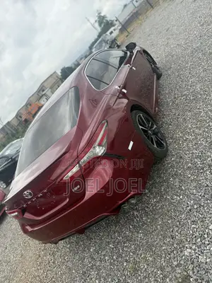 Toyota Camry 2018 Red