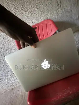 Laptop Apple MacBook 2010 2GB Intel Core 2 Duo SSHD (Hybrid) 140GB