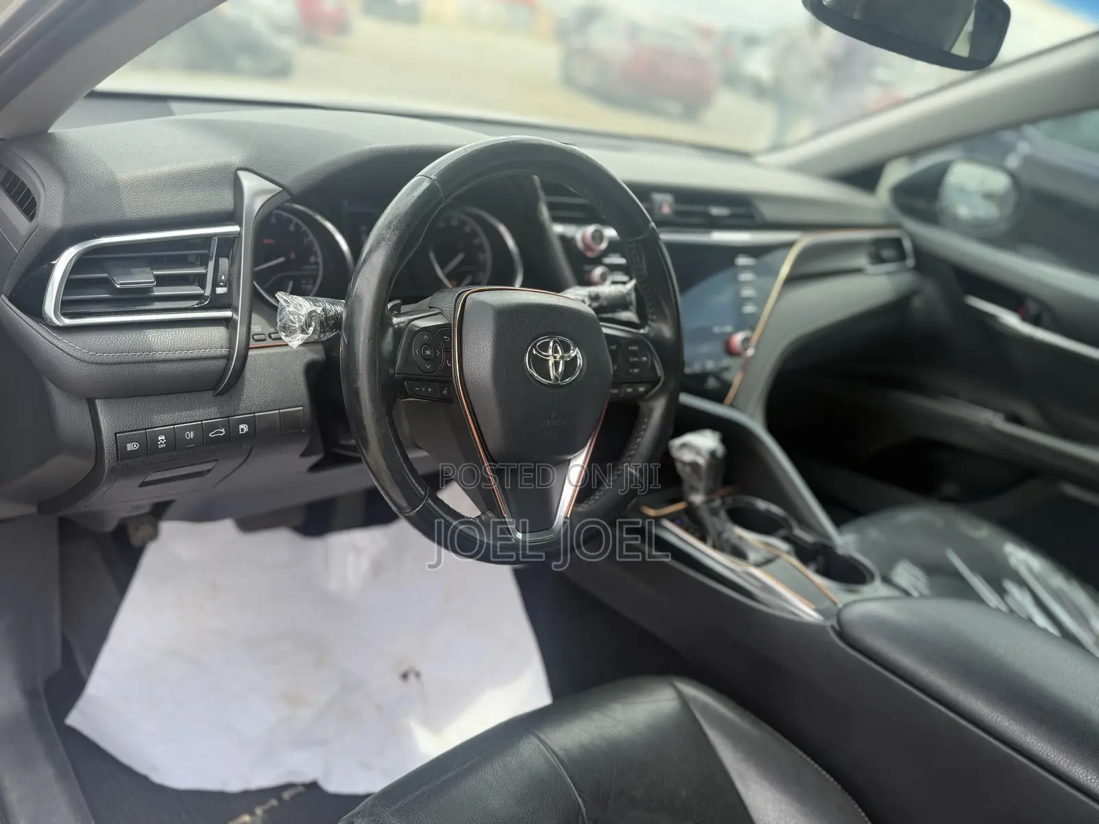 Toyota Camry 2018 Silver