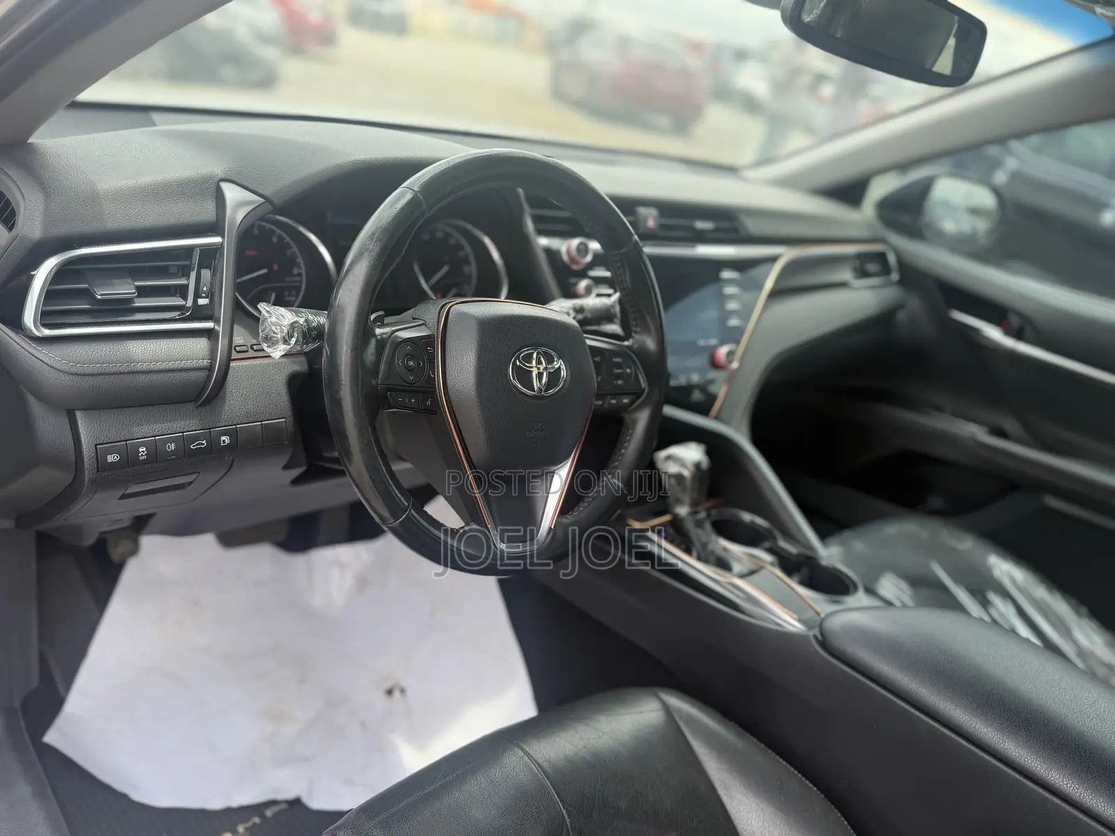 Toyota Camry 2018 Silver