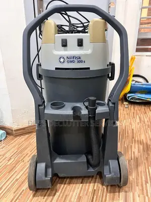 Heavy-Duty Wet Dry Industrial Vacuum Cleaner