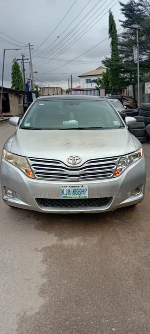 Toyota Venza XLE 2010 Silver