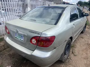 Toyota Corolla 2004 Silver