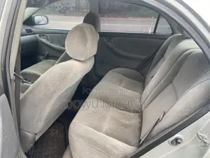 Toyota Corolla 2004 Silver