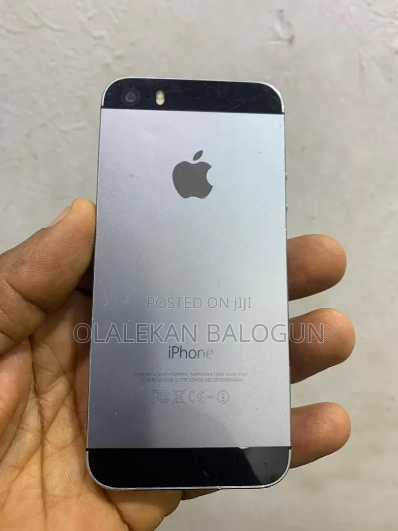Apple iPhone 5s 16 GB Black