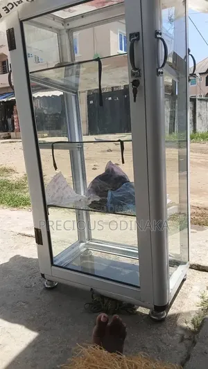 Fabricated Show Glass