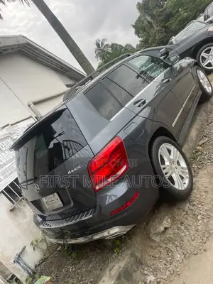 Mercedes-Benz GLK-Class Base GLK 350 4dr AWD 4MATIC (3.5L 6cyl 7A) 2015