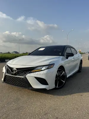 Toyota Camry XSE V6 FWD (3.5L 6cyl 8AM) 2018 White