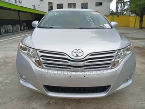Toyota Venza AWD 2010 Silver