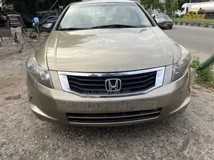 Honda Accord 2.0 Comfort 2008 Gold