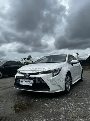 Toyota Corolla LE 2022 White