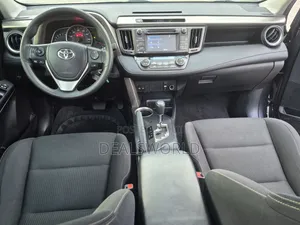 Toyota RAV4 XLE 4dr SUV AWD (2.5L 4cyl 6A) 2015 Gray