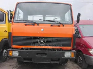 Mercedes-Benz 814