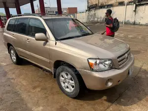 Toyota Highlander V6 2005 Gold