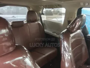 Toyota Sienna 2016 Silver
