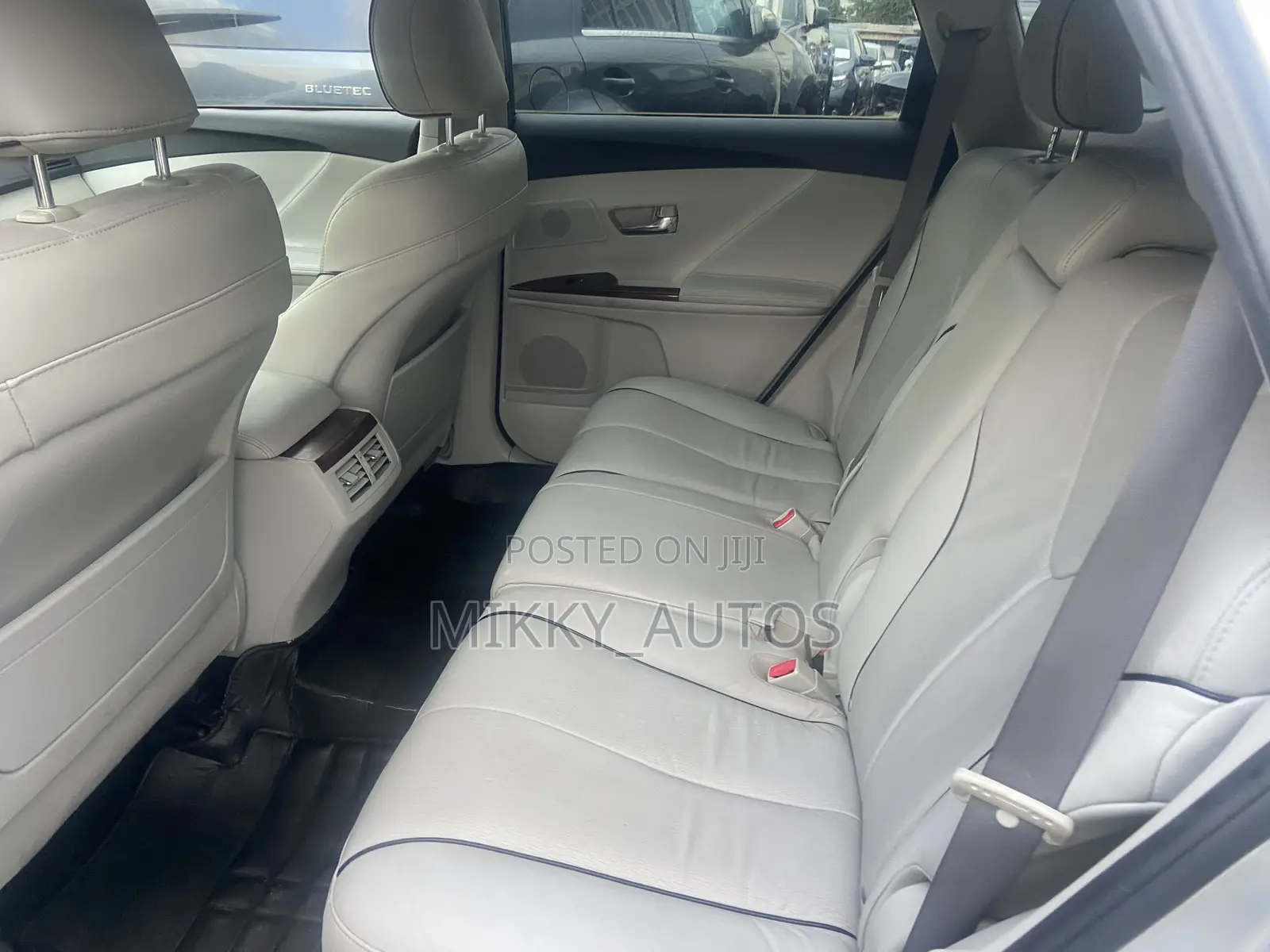 Toyota Venza 2011 Silver