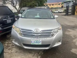 Toyota Venza 2010 Silver