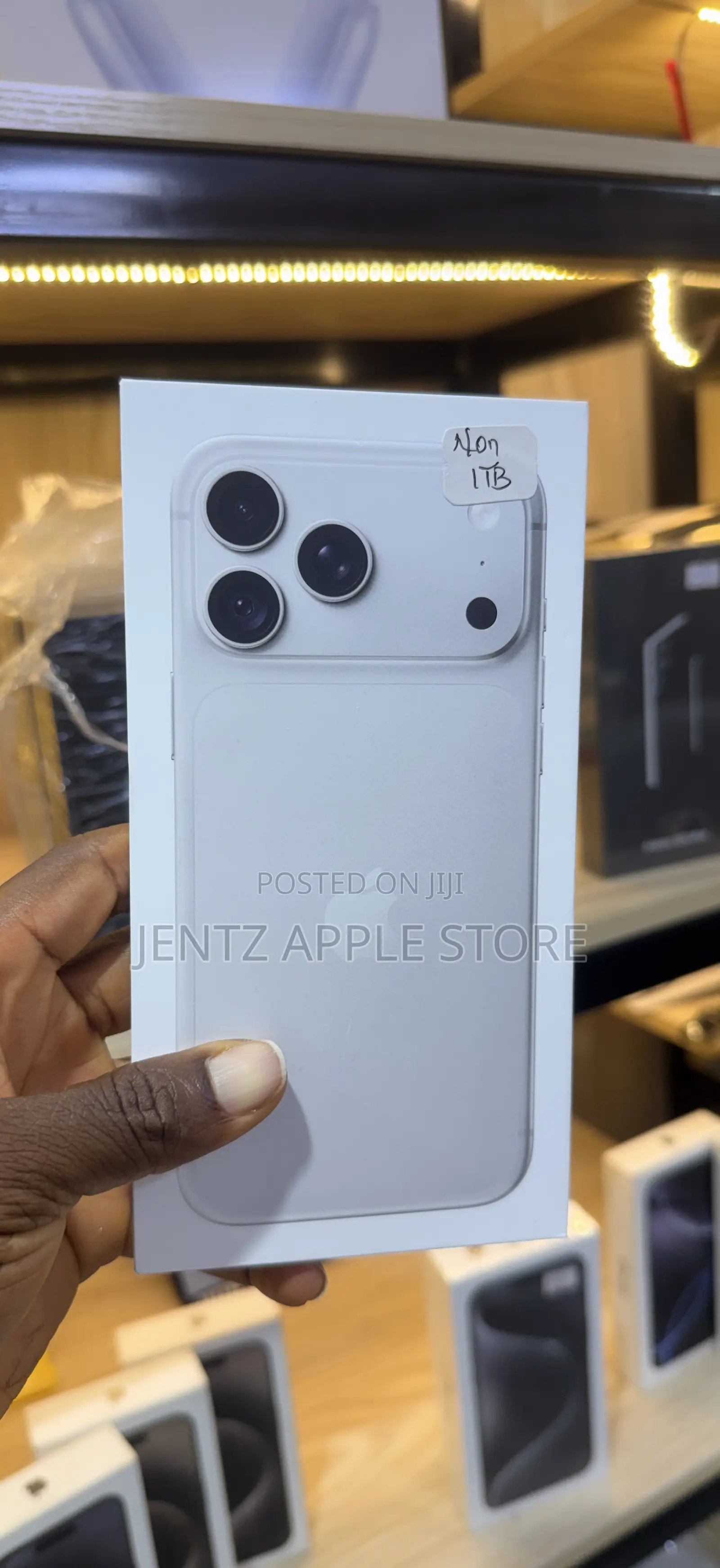 New Apple iPhone 18 Pro Max 1 TB Silver