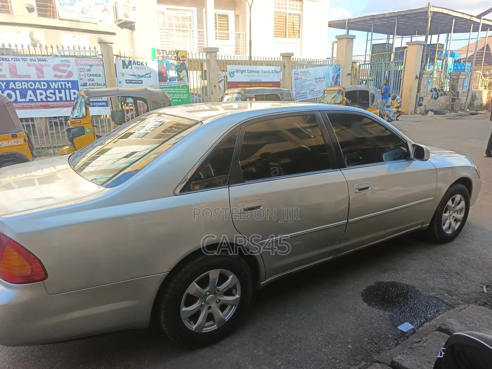 Toyota Avalon 2002 Silver