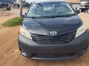 Toyota Sienna 2012 Blue