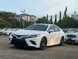 Toyota Camry 2018 White