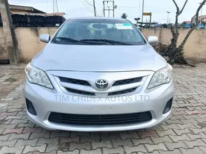 Toyota Corolla LE 4dr Sedan (1.8L 4cyl 4A) 2012 Gray