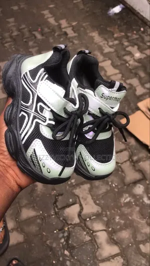 Kids Unisex Chunky Velcro Lace-Up Sneakers - Black / White