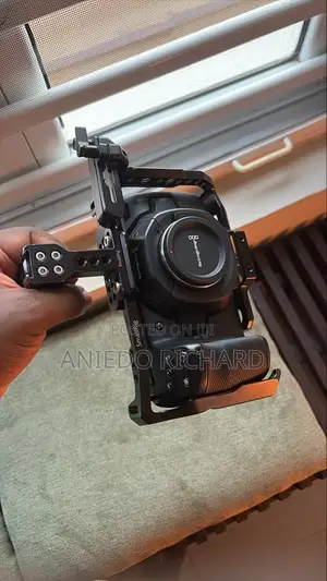 Blackmagic Pocket Cinematic Camera With Cage