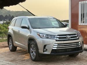 Toyota Highlander 2015 Gold