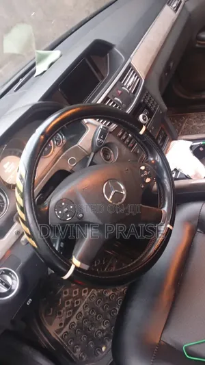Mercedes-Benz C350 2012 Black