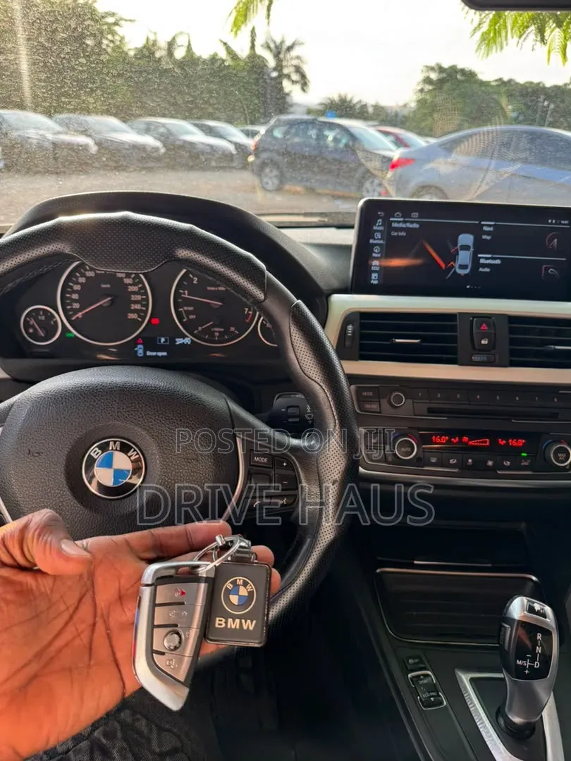BMW 320i 2013 White