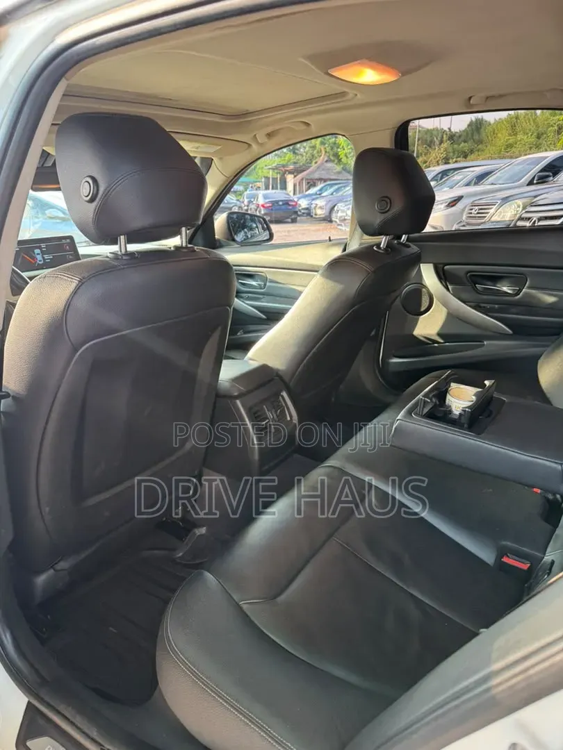 BMW 320i 2013 White