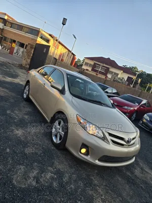 Toyota Corolla 2011 Gold