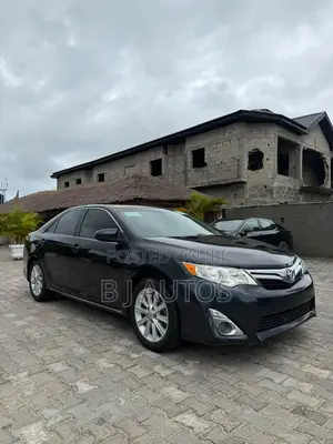 Toyota Camry XLE V6 4dr Sedan (3.5L 6cyl 6A) 2013 Black