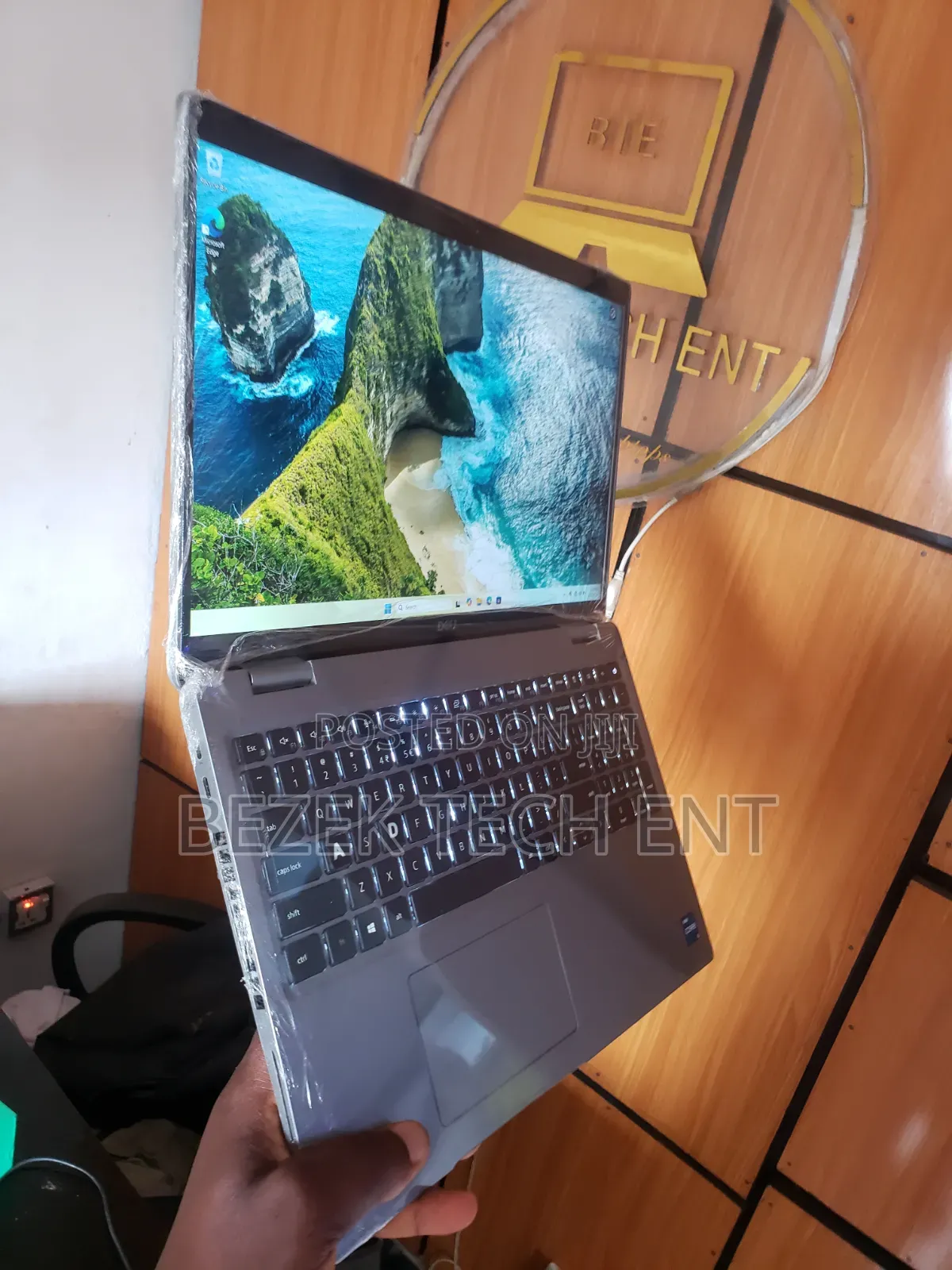 New Laptop Dell Latitude 5520 8GB Intel Core i5 SSD 256GB