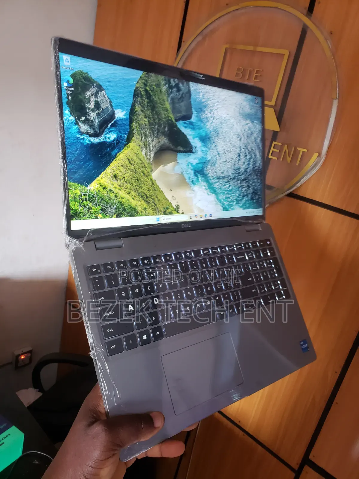 New Laptop Dell Latitude 5520 8GB Intel Core i5 SSD 256GB