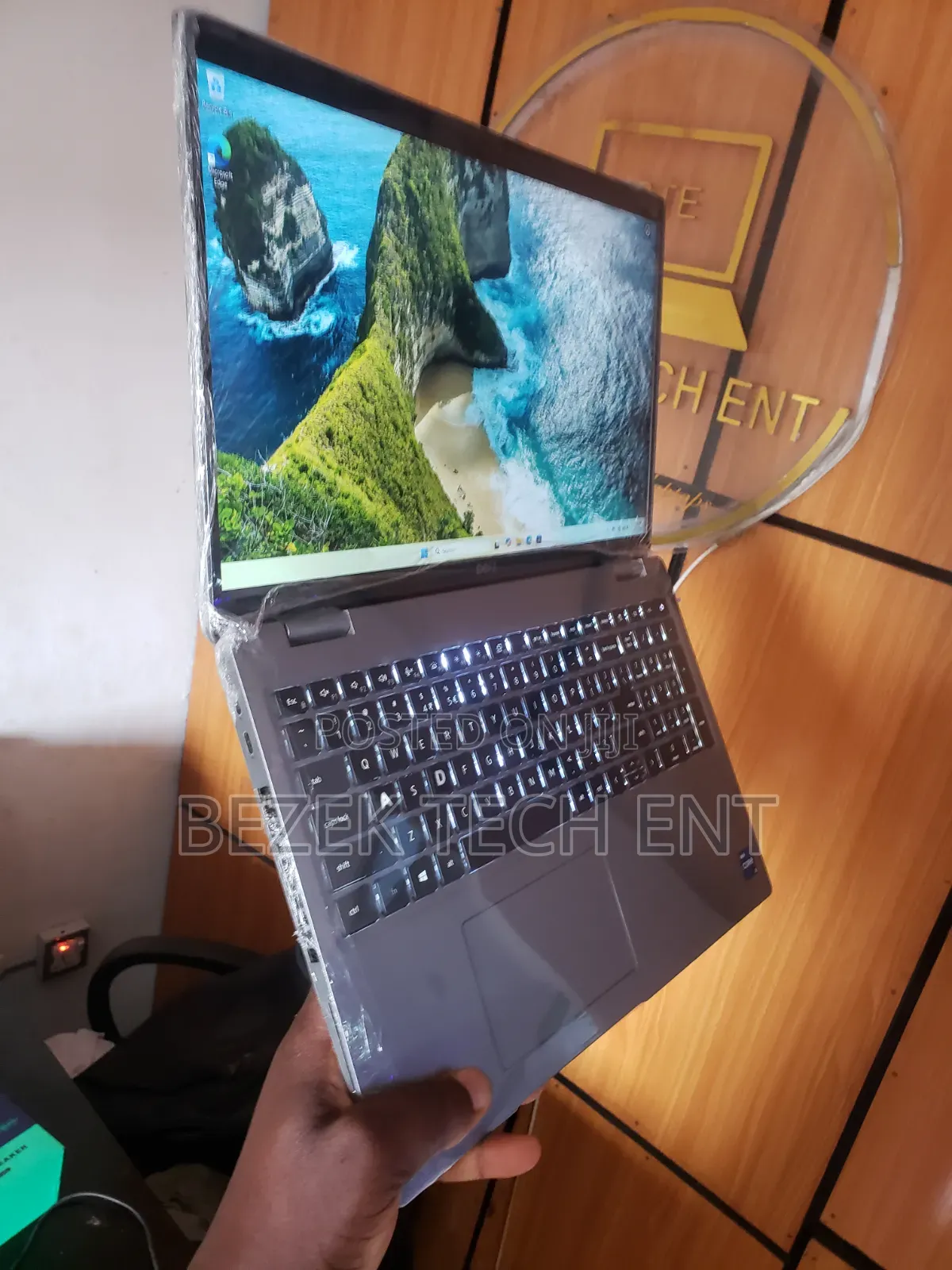 New Laptop Dell Latitude 5520 8GB Intel Core i5 SSD 256GB