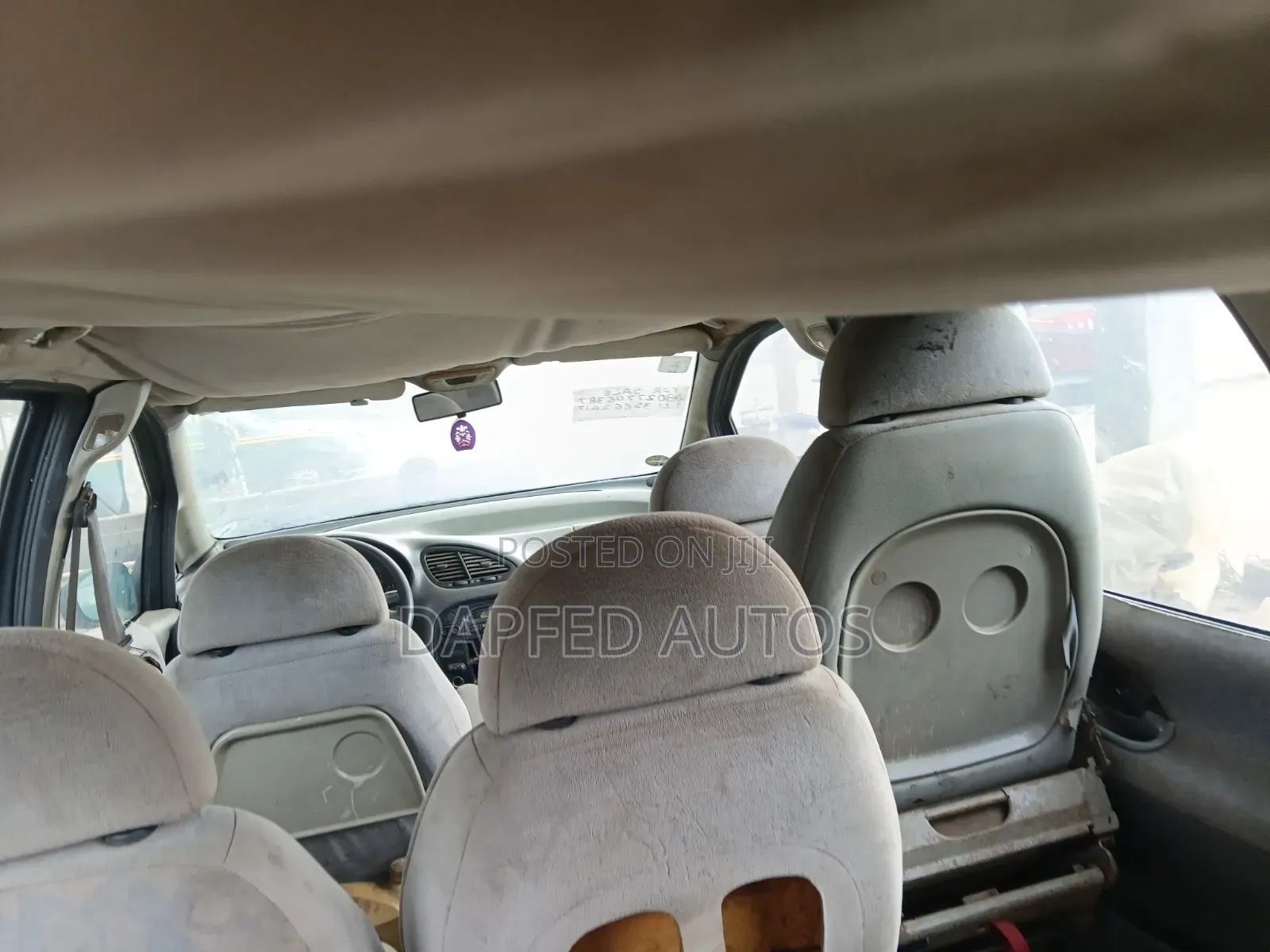 Ford Galaxy 2000 Red