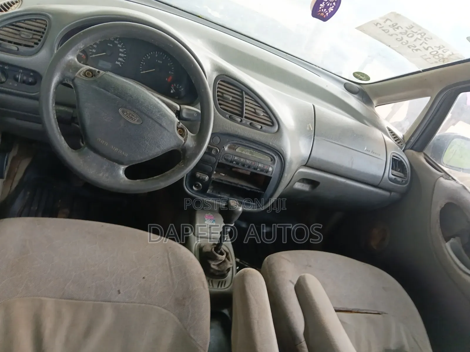 Ford Galaxy 2000 Red
