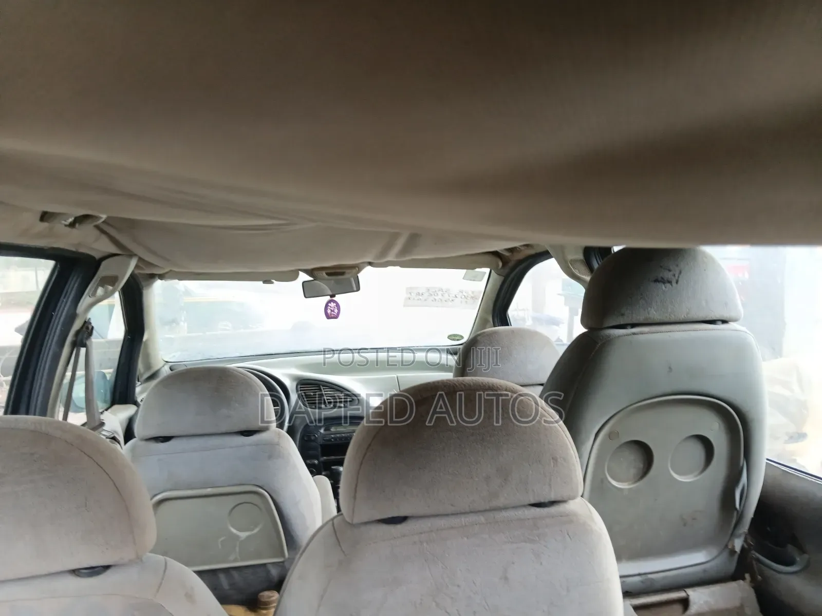 Ford Galaxy 2000 Red