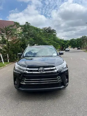 Toyota Highlander XLE 4dr SUV AWD (3.5L 6cyl 6A) 2015 Black