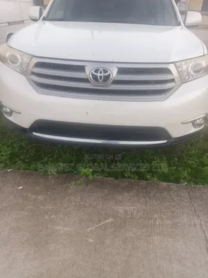 Toyota Highlander Limited 2012 White