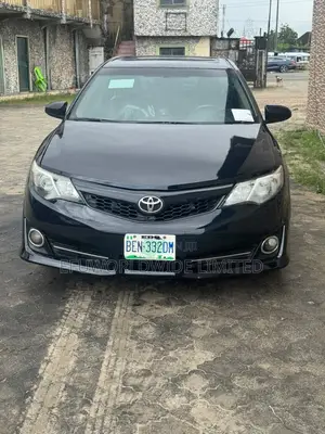 Toyota Camry SE V6 4dr Sedan (3.5L 6cyl 6A) 2013 Black